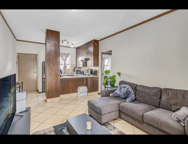 1 BEDROOM APARTMENT FOR SALE IN LONEHILL